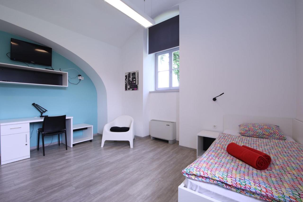 Hostel Bedem Karlovac Exterior photo
